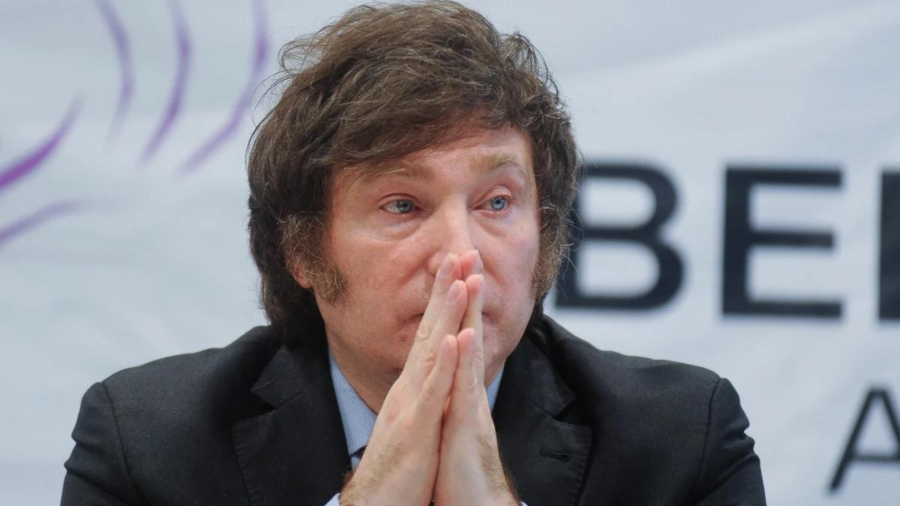 Corresponsales extranjeros denuncian discriminación de parte del equipo de Milei al no ser acreditados para entrar al bunker