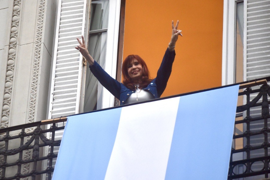 Cristina Kirchner cerró el Día de la Lealtad peronista y advirtió: ”El 26 es Milei o Argentina”