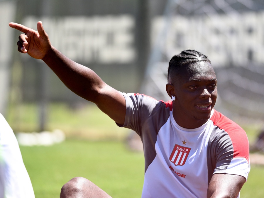 Domínguez está feliz: ¿Quiénes son los cinco futbolistas que recupera?