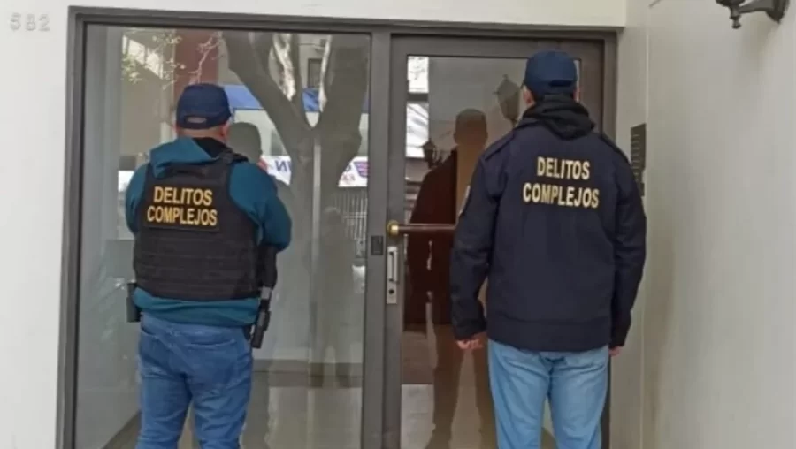 Se hacía pasar por empleada bancaria y estafó a varias personas por medio millón de pesos