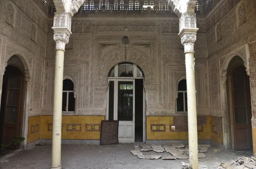 El Patio Nazarí, la joyita que mandó a construir Dardo Rocha en La Plata y que ahora se encuentra en ruinas