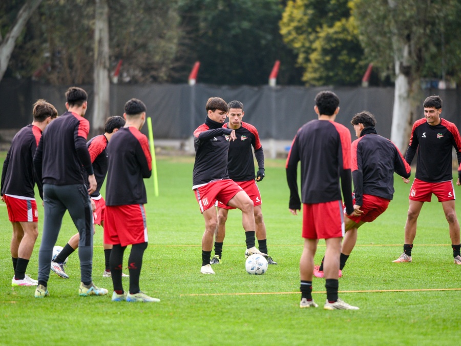 Firmó, cumplió su sueño y se va del Pincha