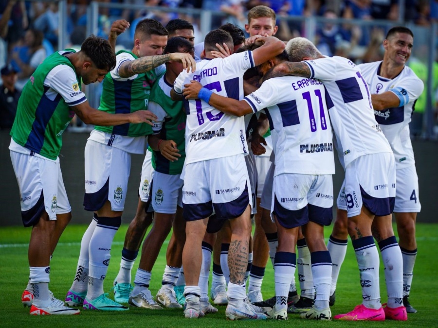 Estuvo a detalles de jugar en un grande de Argentina, se fue del Lobo y ahora su futuro es un interrogante