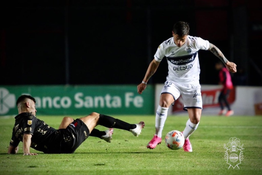 Gimnasia cayó frente a Colón en Santa Fe