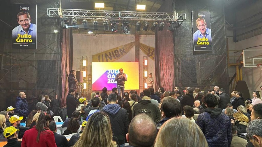 Garro encabezó un nuevo encuentro con militantes del casco urbano: ”La Plata tiene un rumbo que hace años no tenía”