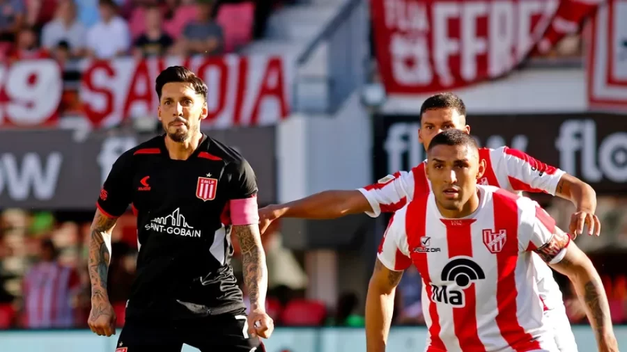 Estudiantes terminó sufriendo un triunfo que tenía en el bolsillo