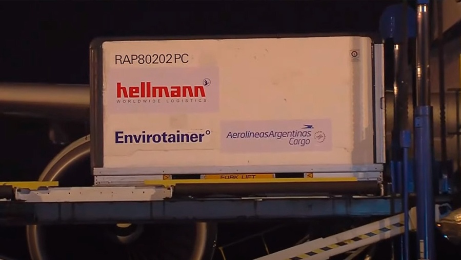 Llegó un vuelo de Aerolíneas con más de 760 mil dosis de vacunas Sinopharm