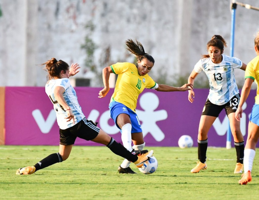 La Selección Argentina femenina cayó 3-1 ante Brasil en el debut de Germán Portanova