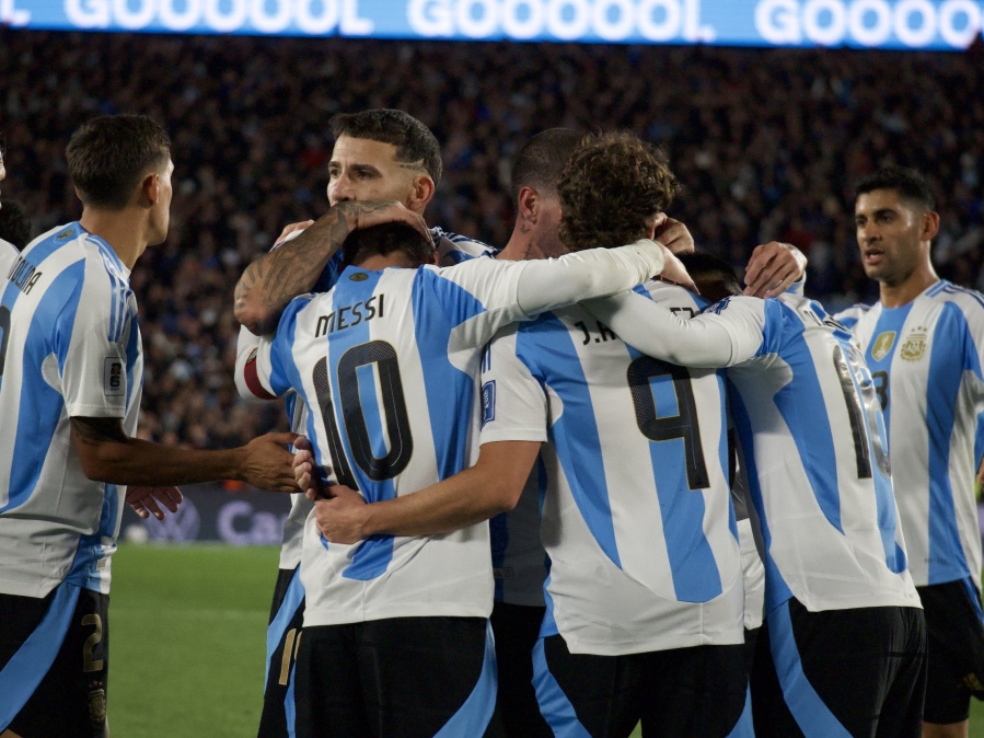 La Selección Argentina goleó a Venezuela en el Monumental