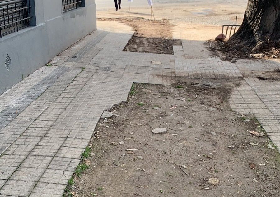 En Diagonal 79 y 63 se quejan porque “dejaron las veredas rotas”