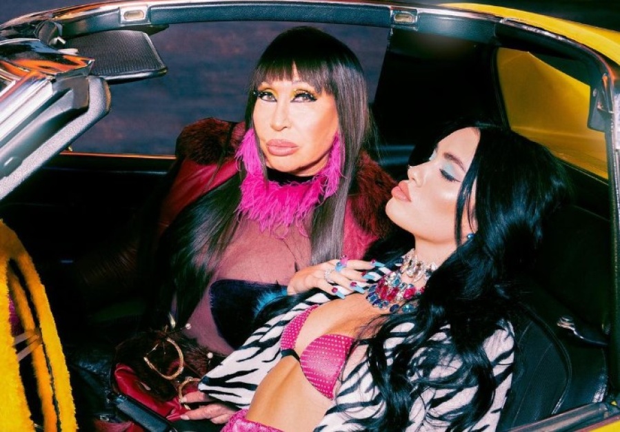 Lali y Moria Casán lanzaron el videoclip de “Quiénes son?” y estallaron las redes