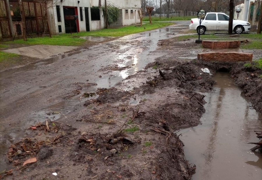 En un sector de Villa Elvira se quejan por el “estado deplorable de las calles”