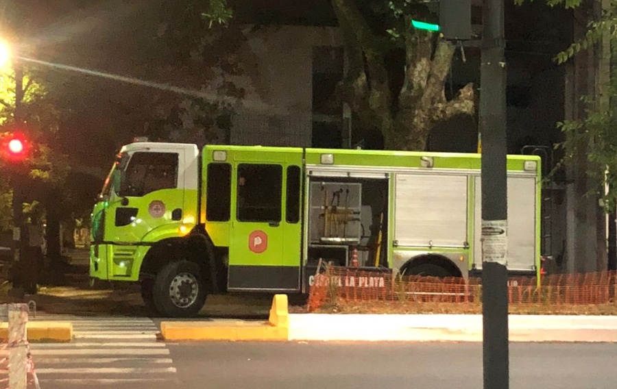 Momentos de tensión se vivieron en 13 y 45 por un objeto perdido en la alcantarilla