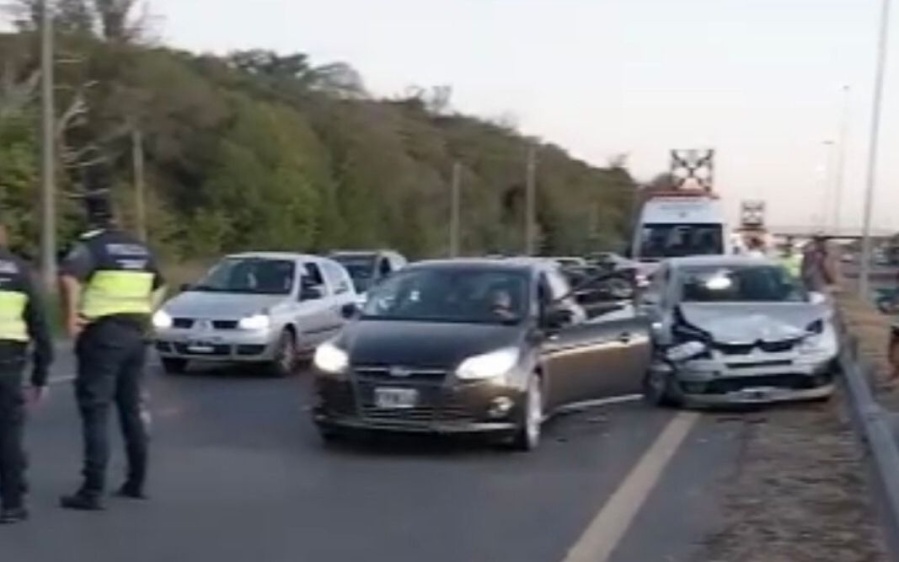 Choque múltiple en la Autopista La Plata - Buenos Aires