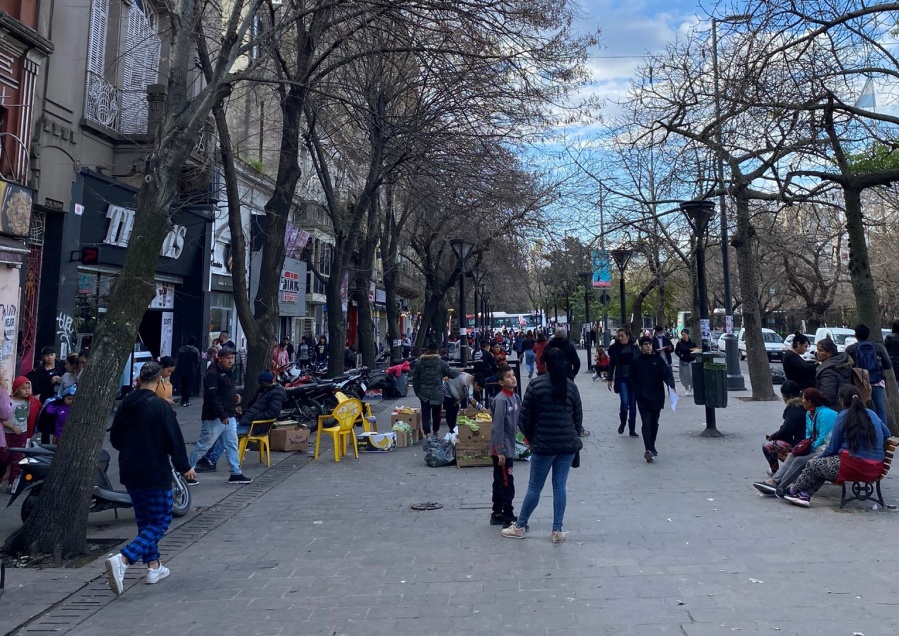“La que tiene más mezcla de olores”: un platense opinó sobre una cuadra de la ciudad, se hizo viral y estalló el debate
