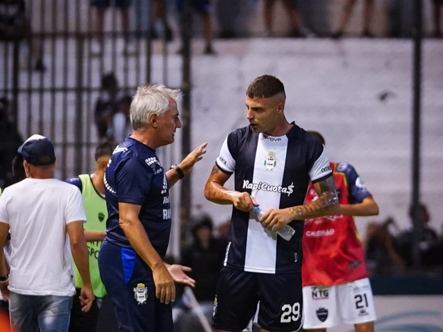 Con cambios y sorpresas Gimnasia espera en Abasto por Huracán