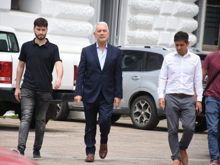 Julio Alak designó a los tres miembros del equipo técnico para la transición