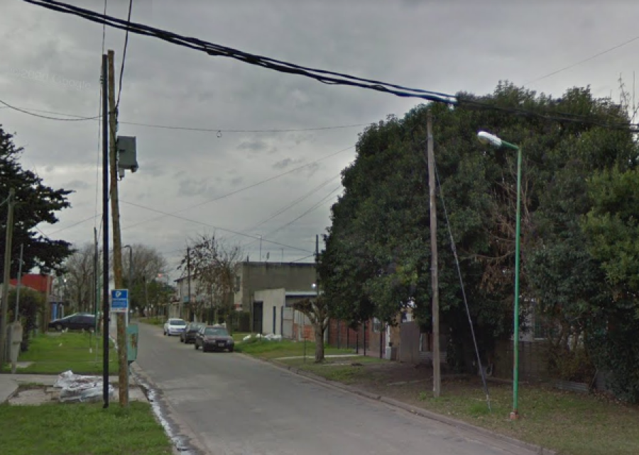 En 21 y 84 se quejan por la falta de luminarias en el barrio