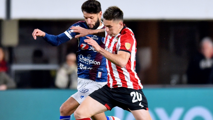 Estudiantes goleó 3-0 a Fortaleza y se metió entre los 8 mejores de América