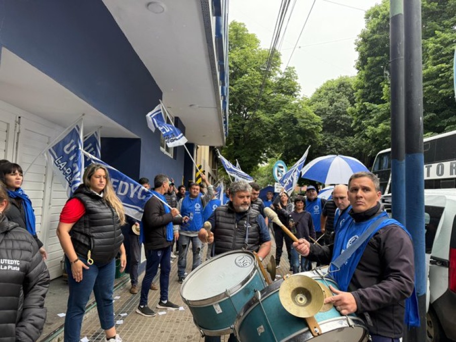 En medio de la alegría por la permanencia y la clasificación al Lobo le surgió un grave problema