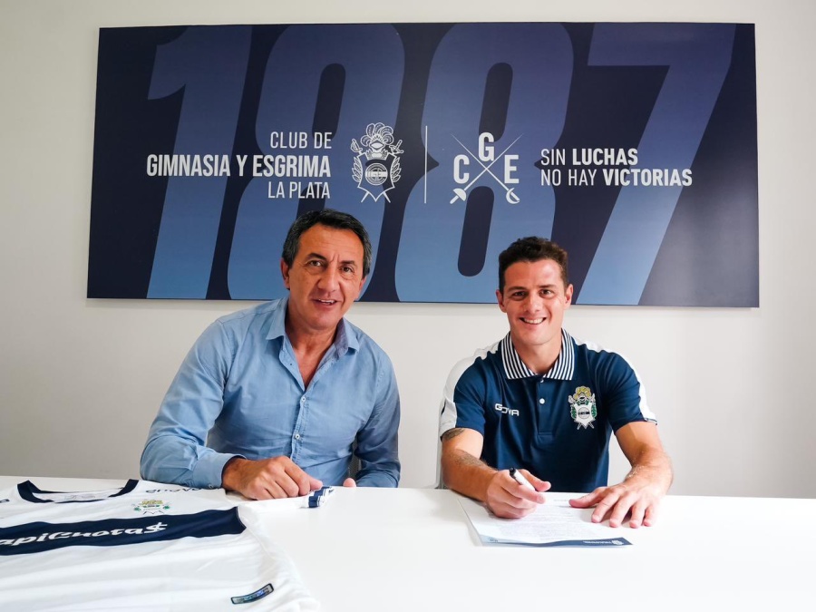 Gimnasia se instaló en Córdoba con dos ausencias y la presencia por primera vez de tres jugadores