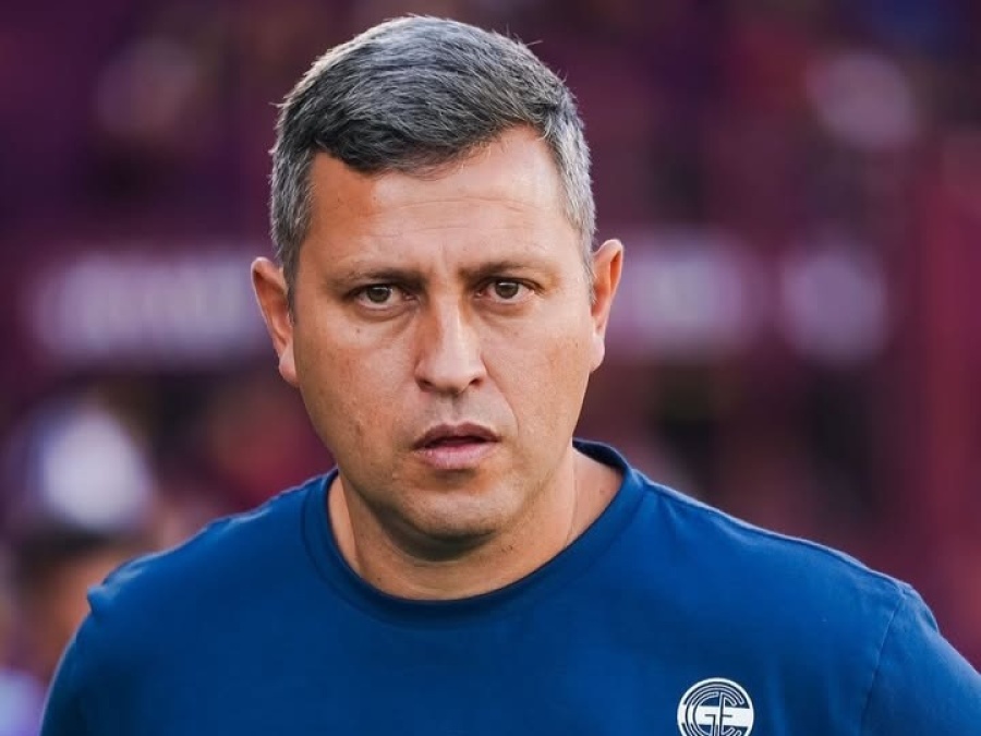 Diego Flores valoró el punto, bancó a De Blasis y se diferenció de Méndez