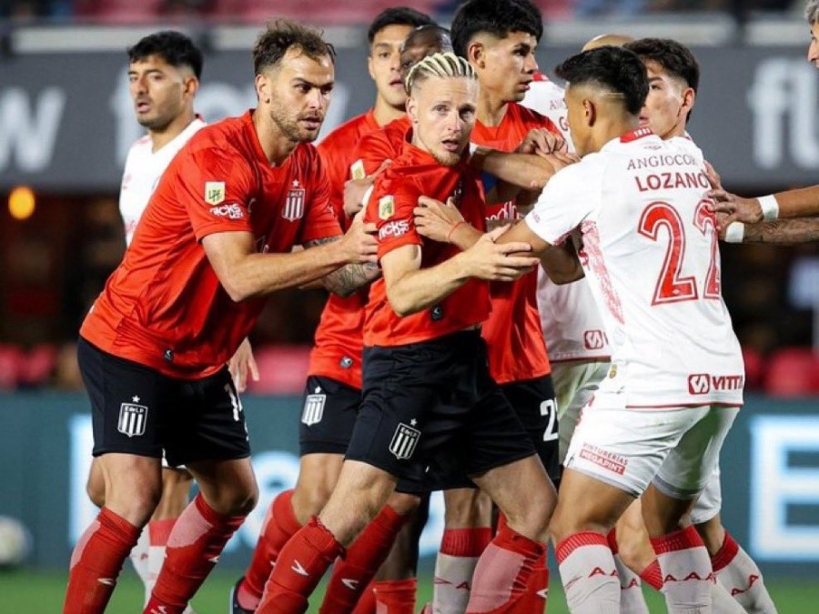 A sacar cuentas: Estudiantes volvió a jugar mal, cayó ante Argentinos y depende de un milagro para clasificar