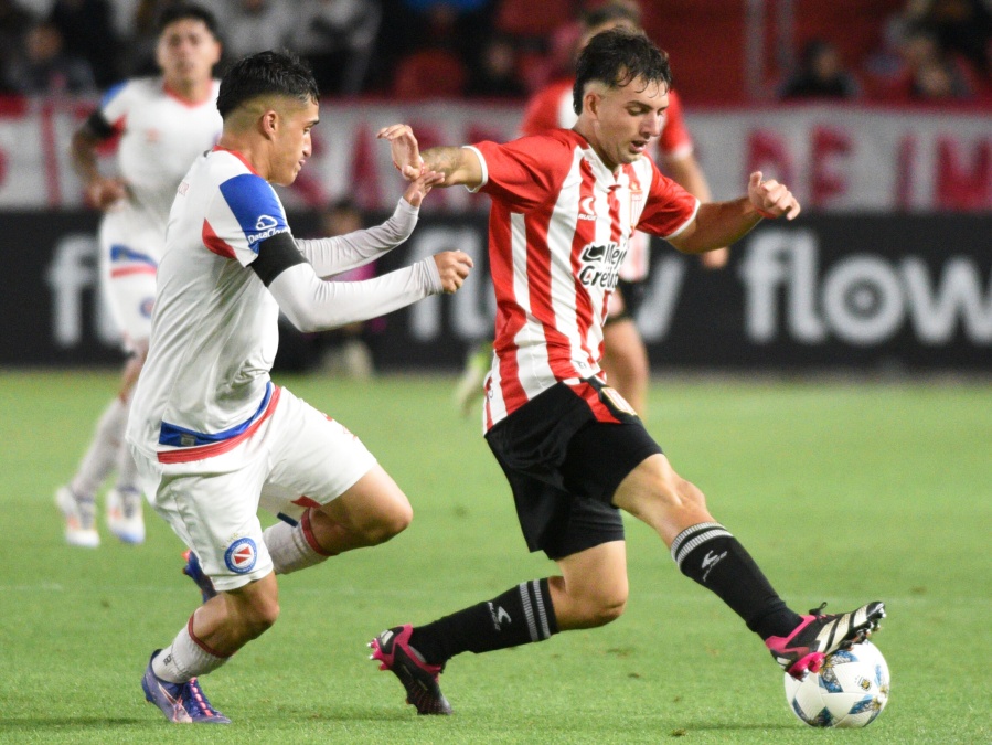 La Reserva Pincha a paso firme: le ganó a Argentinos en UNO y se metió en cuartos