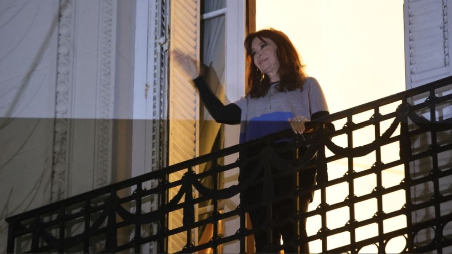 Cristina Kirchner: “Con muchísima responsabilidad democrática decidieron ponerle un límite al presidente”
