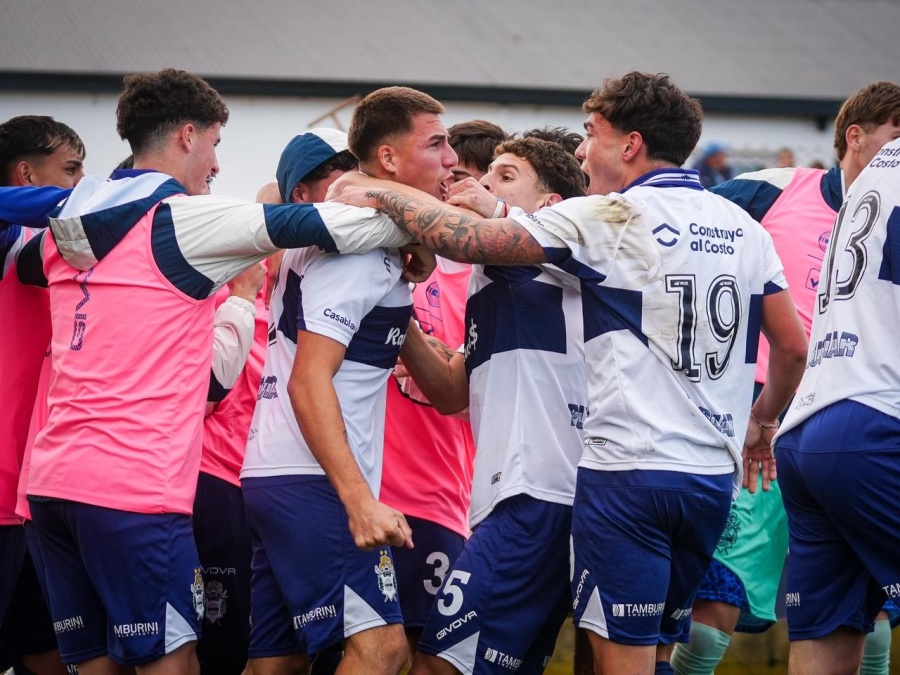 Regresó tras varias semanas de ausencia, volvió a convertir y le mandó un mensaje a Orfila