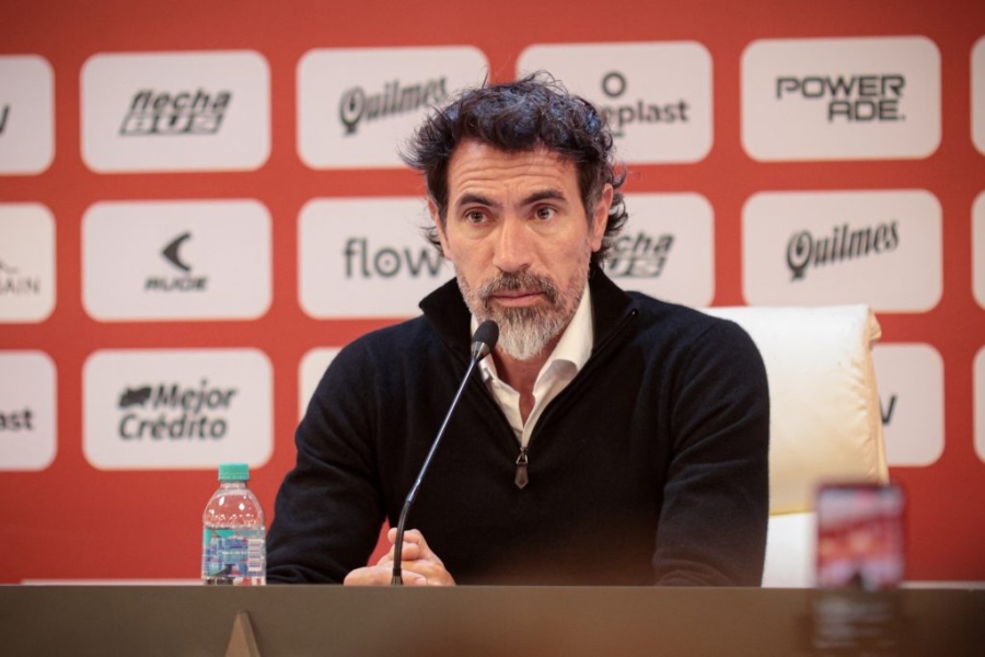 Domínguez contra las cuerdas: ”Hay que ver qué quiere el club, no depende de mí y vamos a esperar a los partidos del lunes”