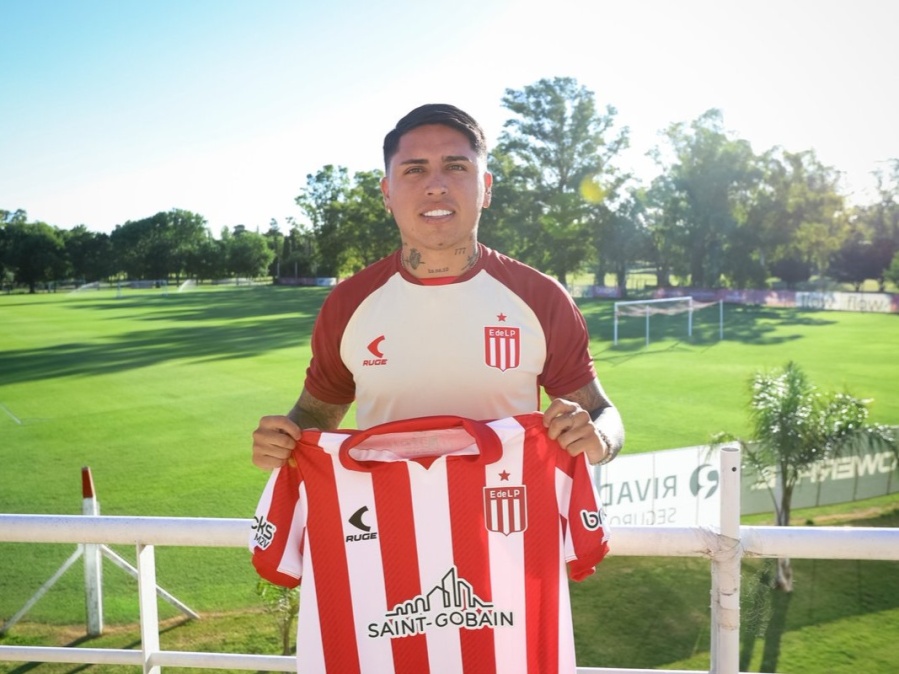 Con cumbia santafesina y un tremendo tatuaje Estudiantes confirmó la llegada de Facundo Farías