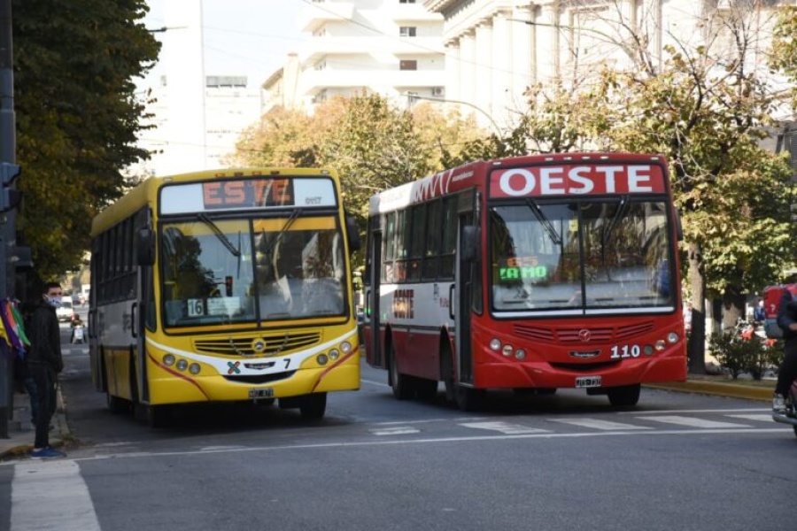 La UTA levantó el paro de colectivos que afectaba a La Plata, Berisso y Ensenada, pero seguirá en el interior del país