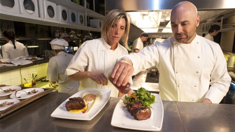 Las restricciones llegaron para quedarse en el restaurante de Germán Martitegui