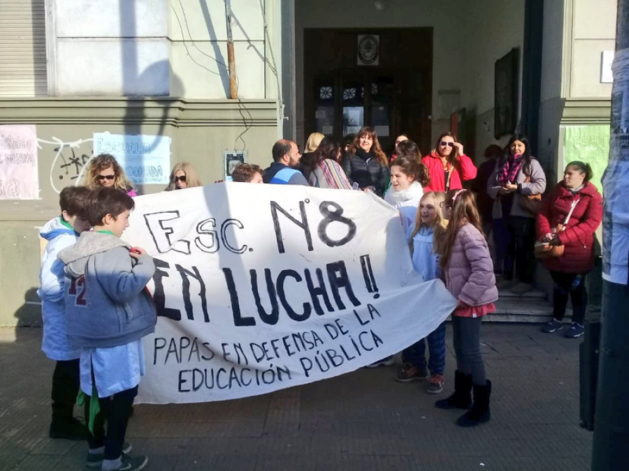 En la Escuela 8, las clases se retomaron parcialmente y seguirán las asambleas