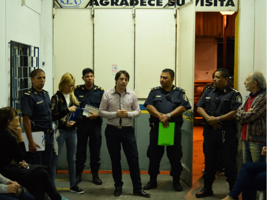 En Barrio Norte, crearán un grupo de WhatsApp con vecinos y funcionarios policiales