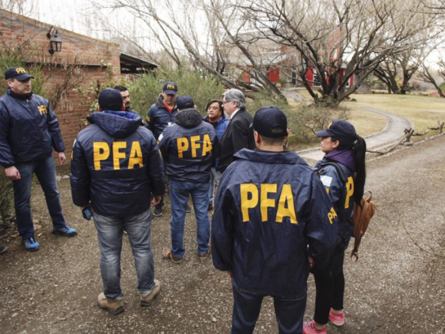 Bonadio ordenó devolverle los bastones presidenciales a Cristina Kirchner