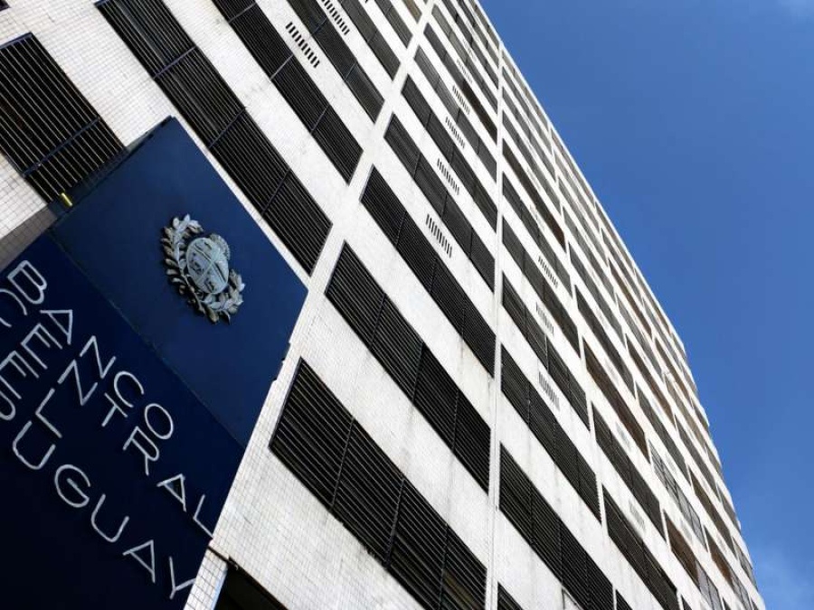 El gobierno de Uruguay tomó fuertes medidas para ”despegarse” de la crisis argentina