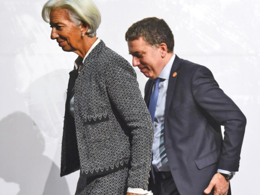 Lagarde se reunirá el martes con Dujovne luego de un viernes más calmo