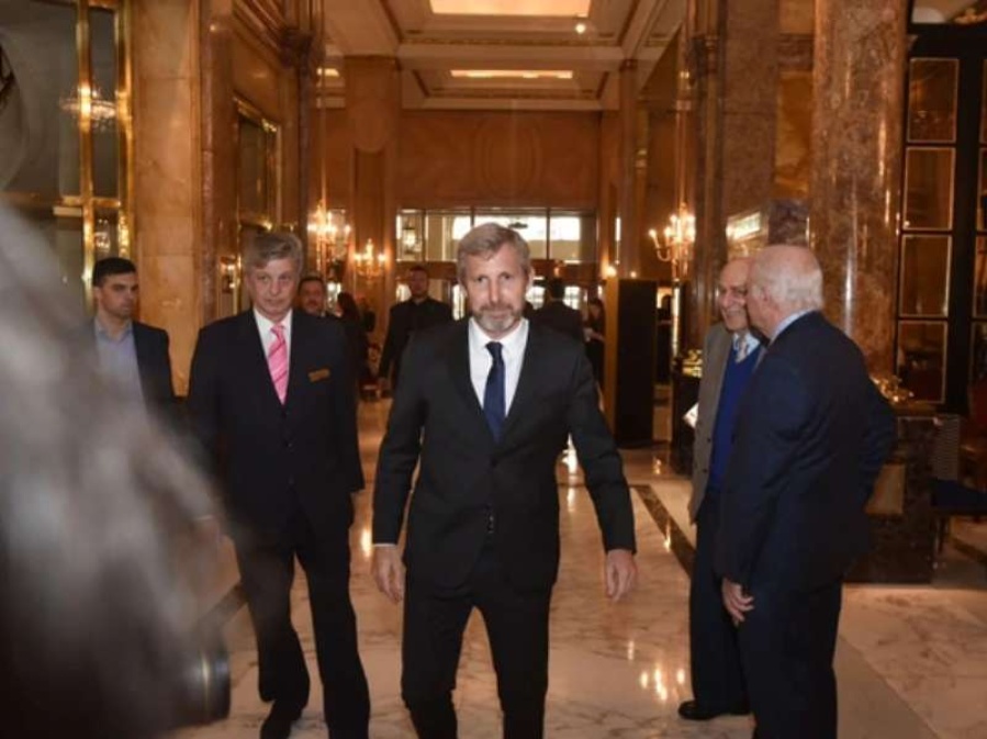 Frigerio: ”Estamos demostrando que tenemos el mejor piloto de tormenta en el Presidente”