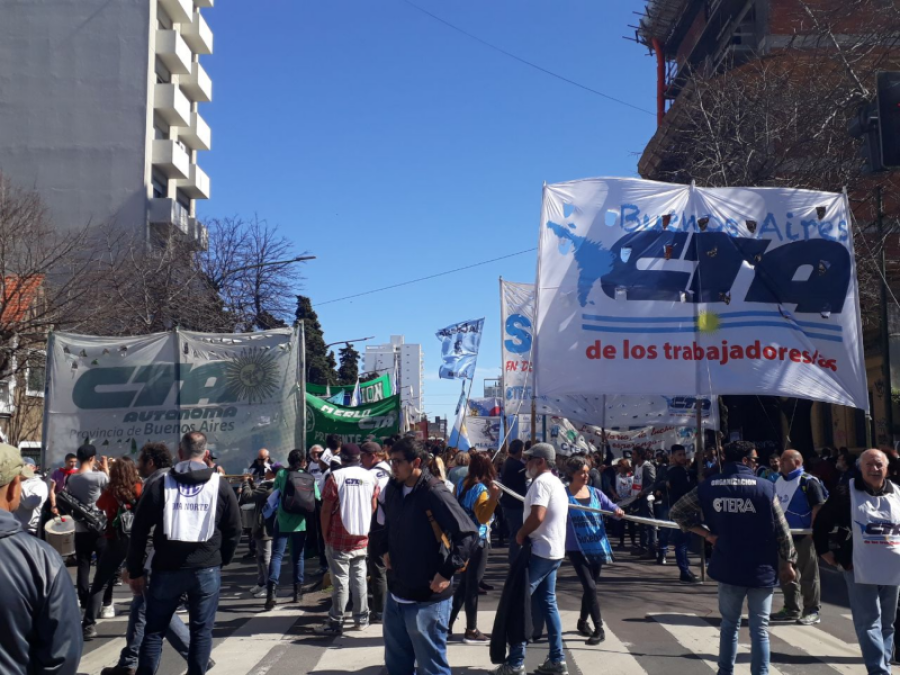 Paro y movilización de los estatales junto a trabajadores del Astillero Río Santiago