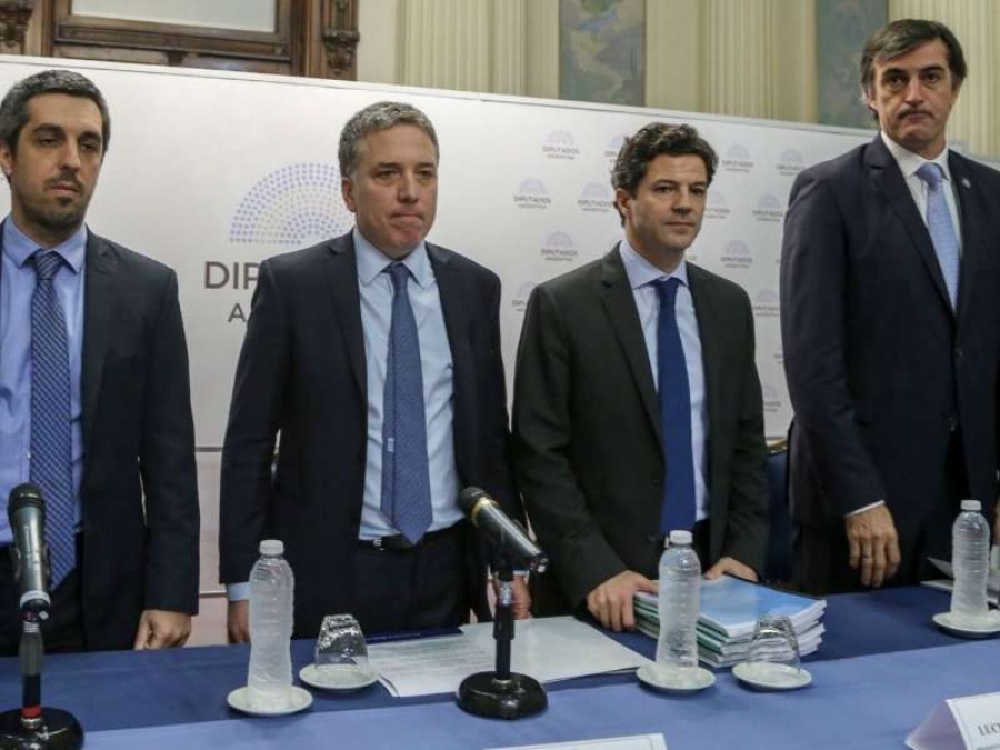 Dujovne defenderá el Presupuesto 2019 y se espera un tenso debate con opositores