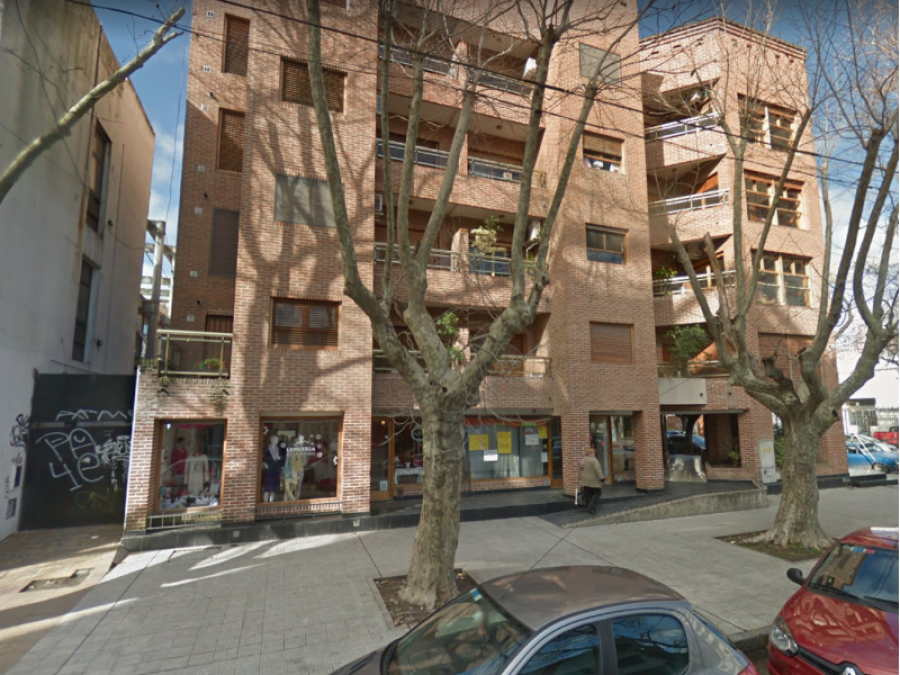 Dueña de La Plata se encontró con el ladrón cuando llegó a su comercio