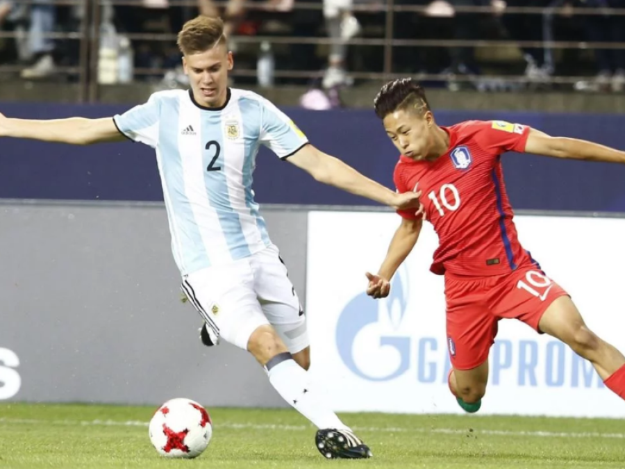 Foyth fue convocado por Scaloni para el amistoso contra Brasil