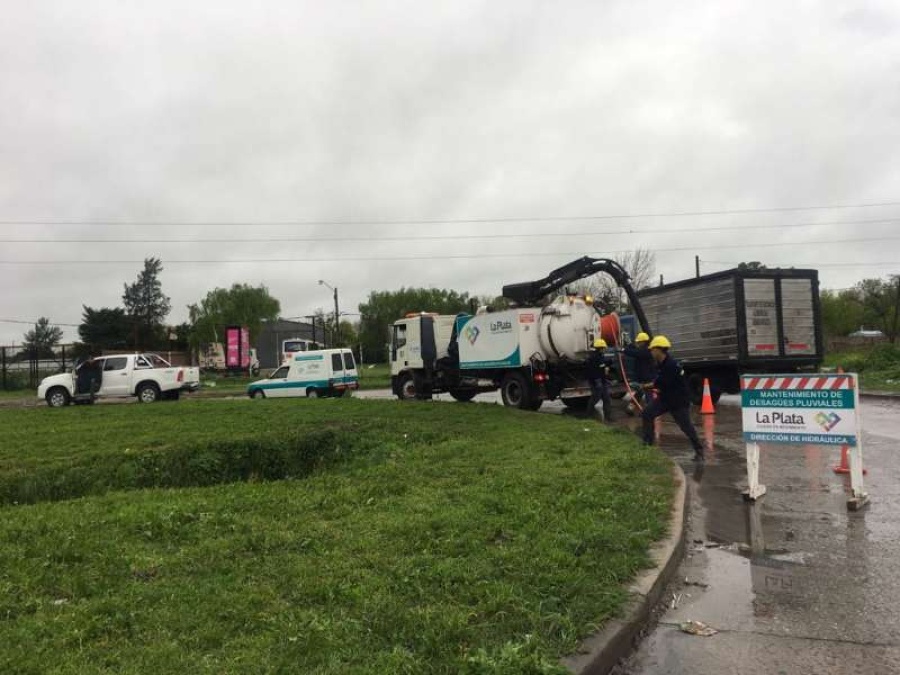 No hay evacuados en La Plata y el Municipio continúa con el operativo de asistencia en las zonas afectadas 