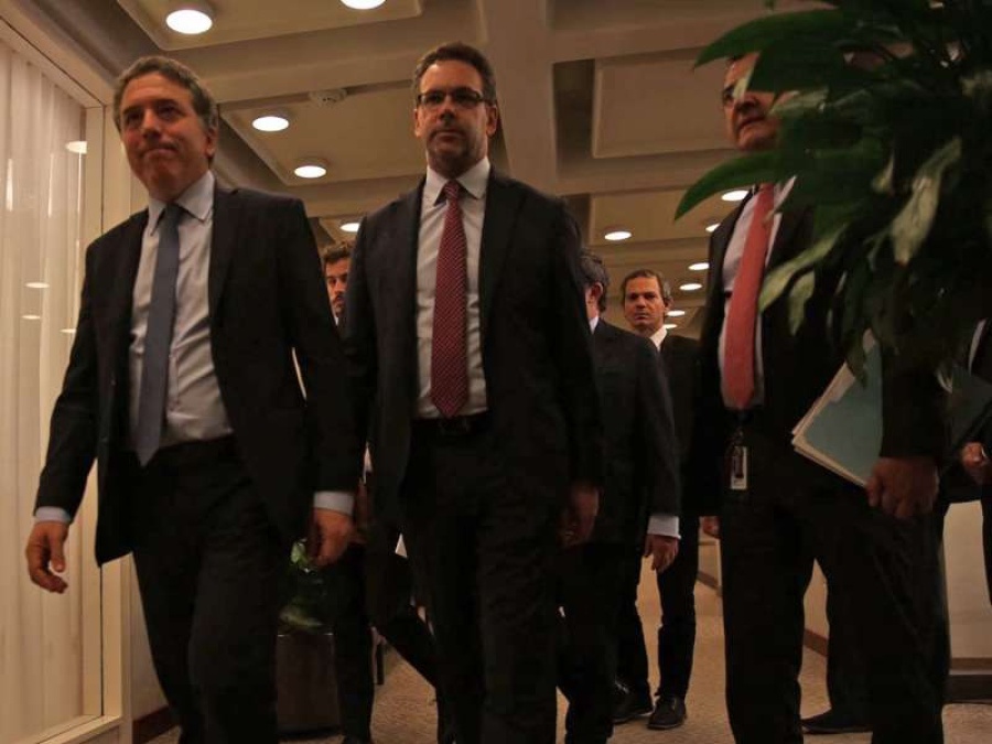 Dujovne se entrevistará con Lagarde, pero Sandleris se queda en el país