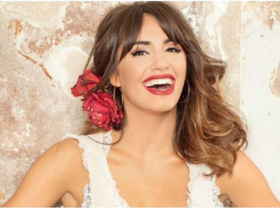 Lali Espósito cumple años y lo celebra... ¡en ropa interior!