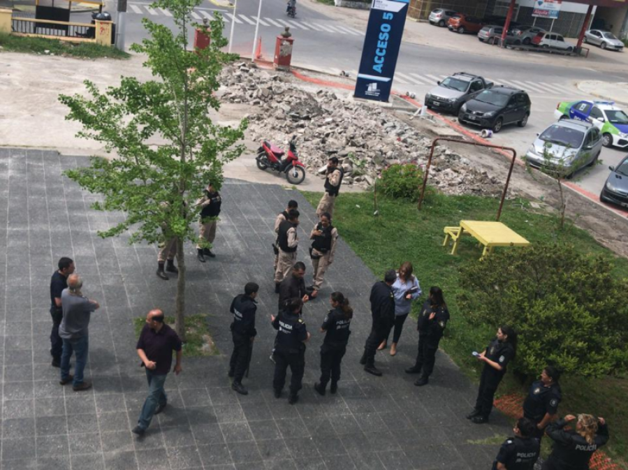 Tensión en Berisso: Hizo un trámite y la ex pareja la amenazó con un cuchillo