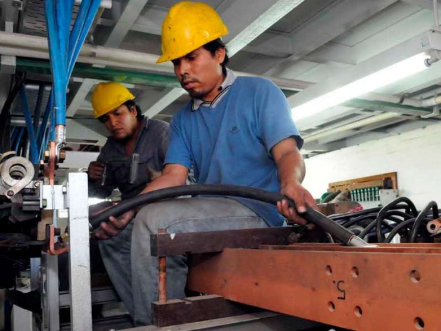 La economía cayó un 1.6% en agosto, y el dato empeorará en septiembre 