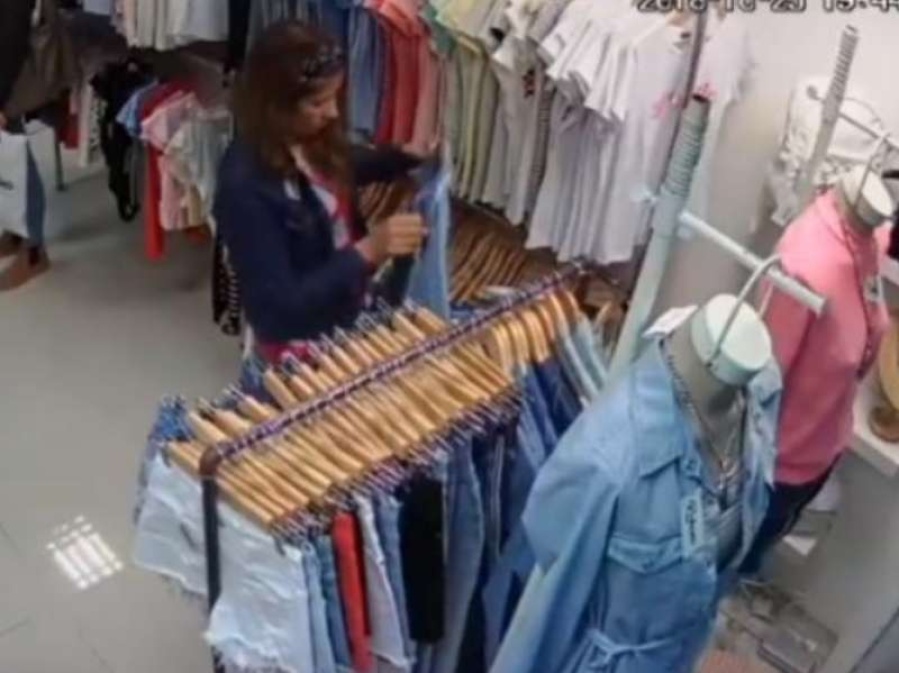 Así actuaron cuatro mecheras en un local de ropa de La Plata